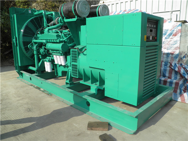 佛冈发电车出租-柴油发电机组在使用的过程中应该做好哪些防护工作