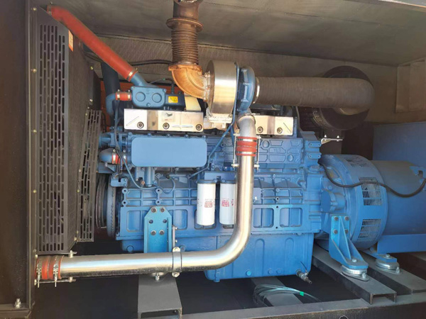 佛冈柴油发电机组一般有几种电压输出？