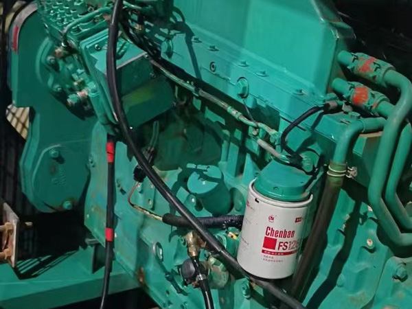 佛冈如何确定新的发电机组控制系统是否与原系统兼容？